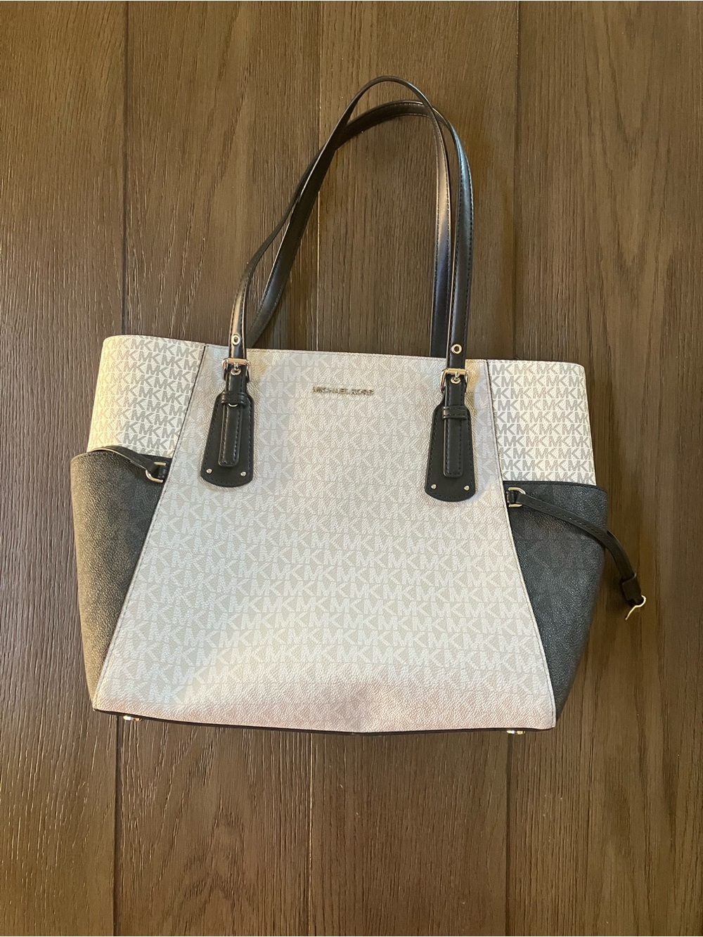 Michael Kors Voyager Large East West Tote Bag
